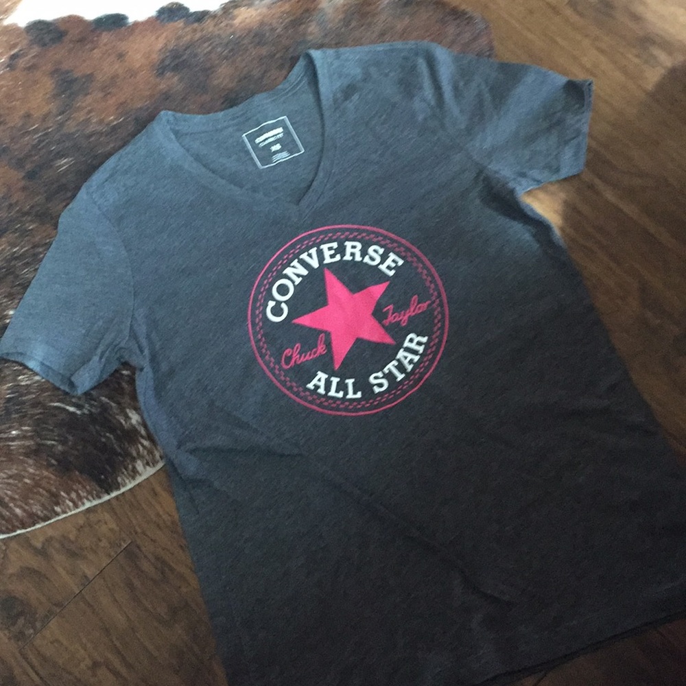 Converse V Neck T-shirt XS
